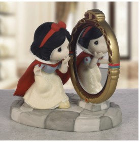 Disney Snow White w/ Miror Figurine