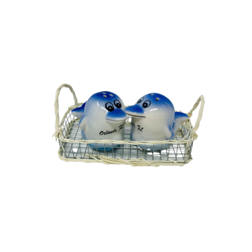 http://floridagifts.com/cdn/shop/files/dolphin-orlando-florida-salt-and-pepper-shakers-1-33073911464120.png?v=1692809605