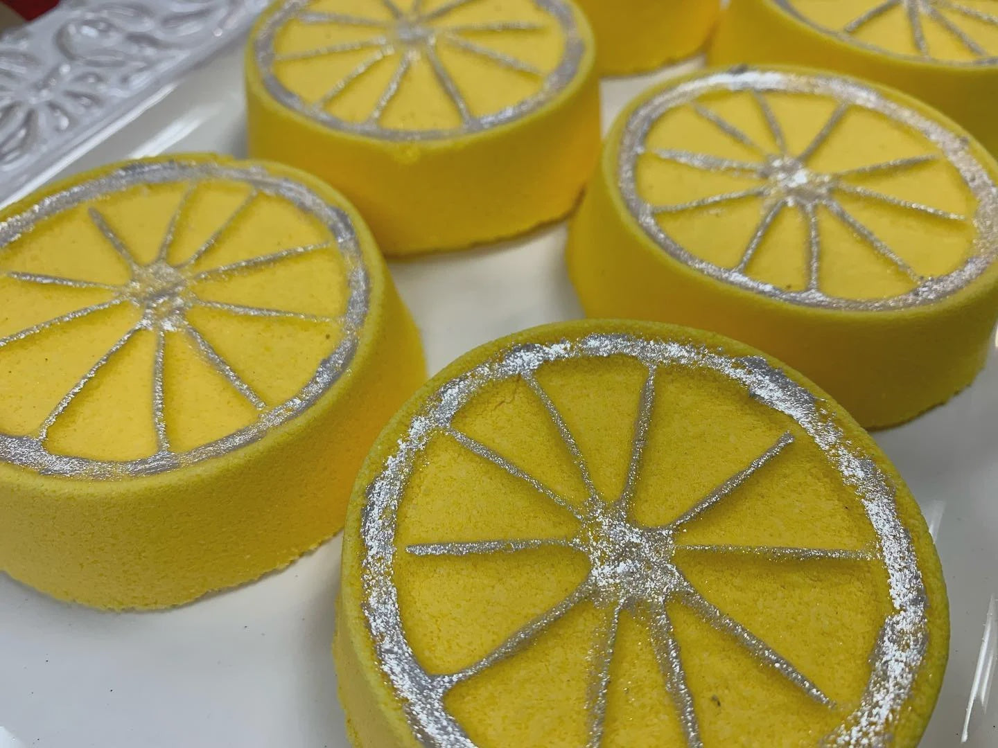 Lemon Slice Bath Bomb