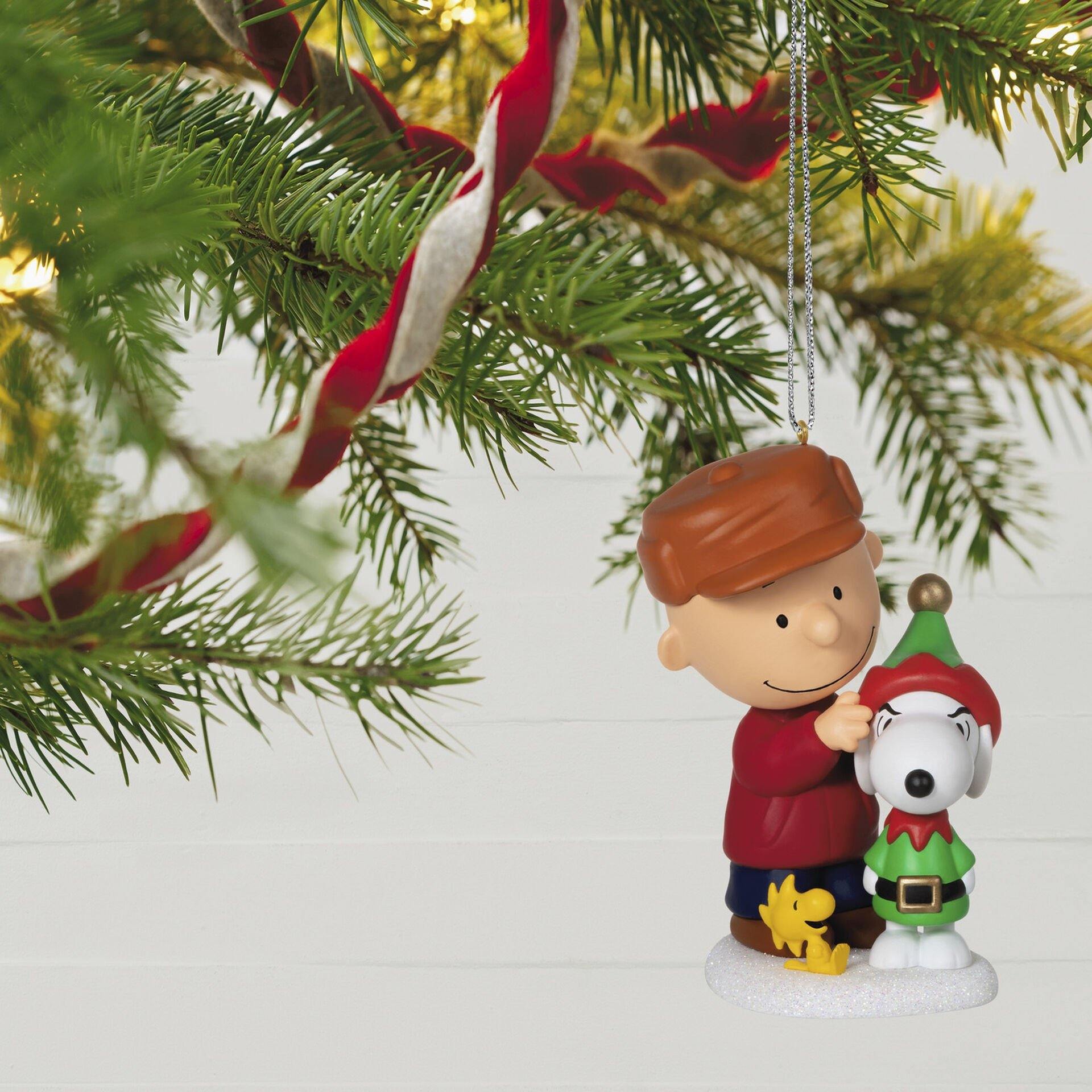 The Peanuts Gang Dressed Up Dog Snoopy Ornament