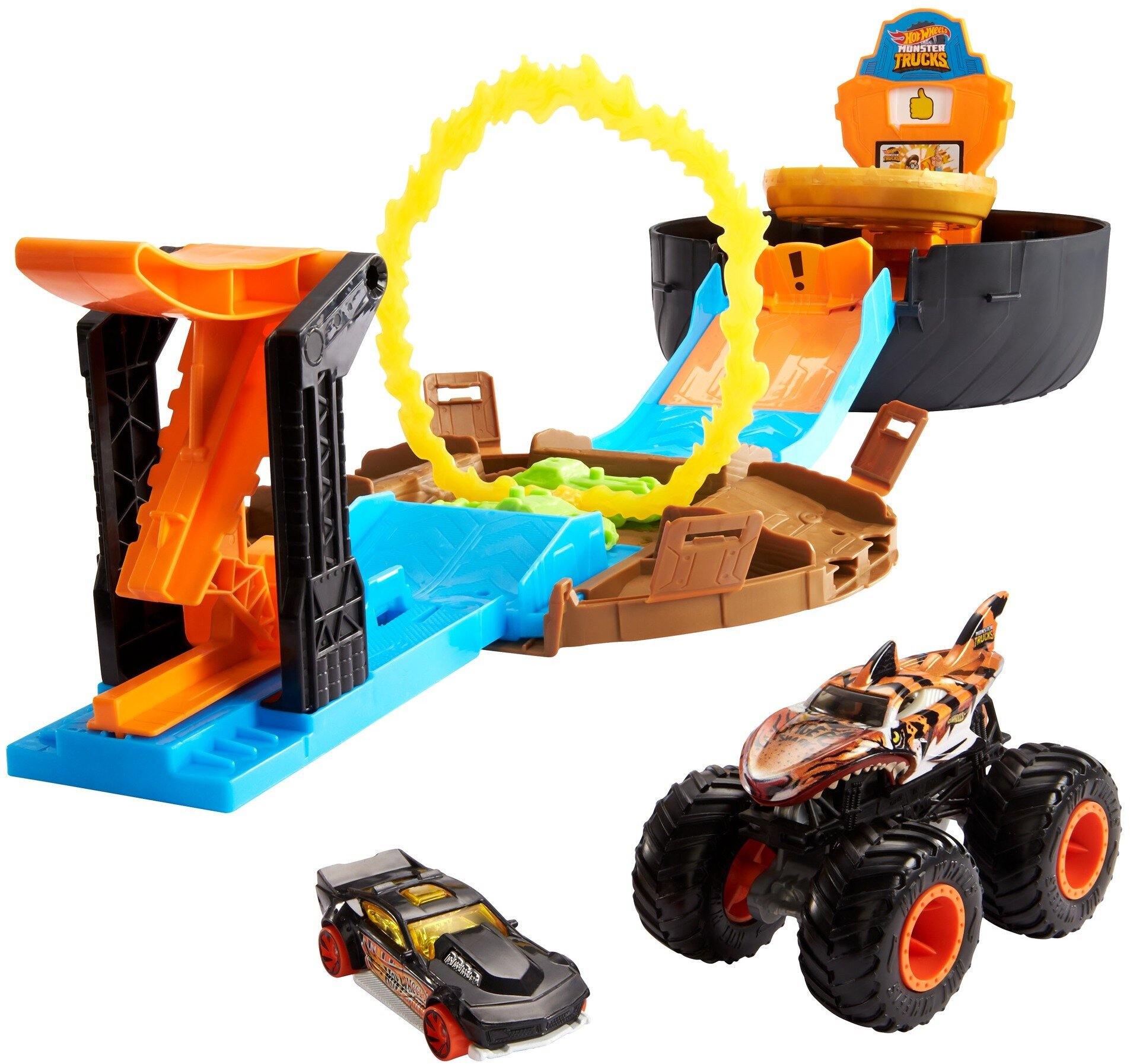 Hot Wheels Monster Trucks Stunt Tire Play Set