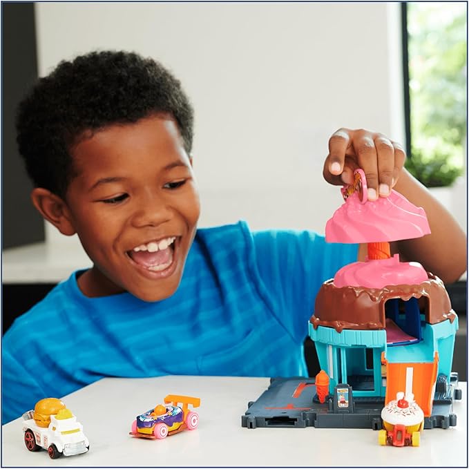 Hot Wheels City Downtown Ice Cream Swirl Play Set