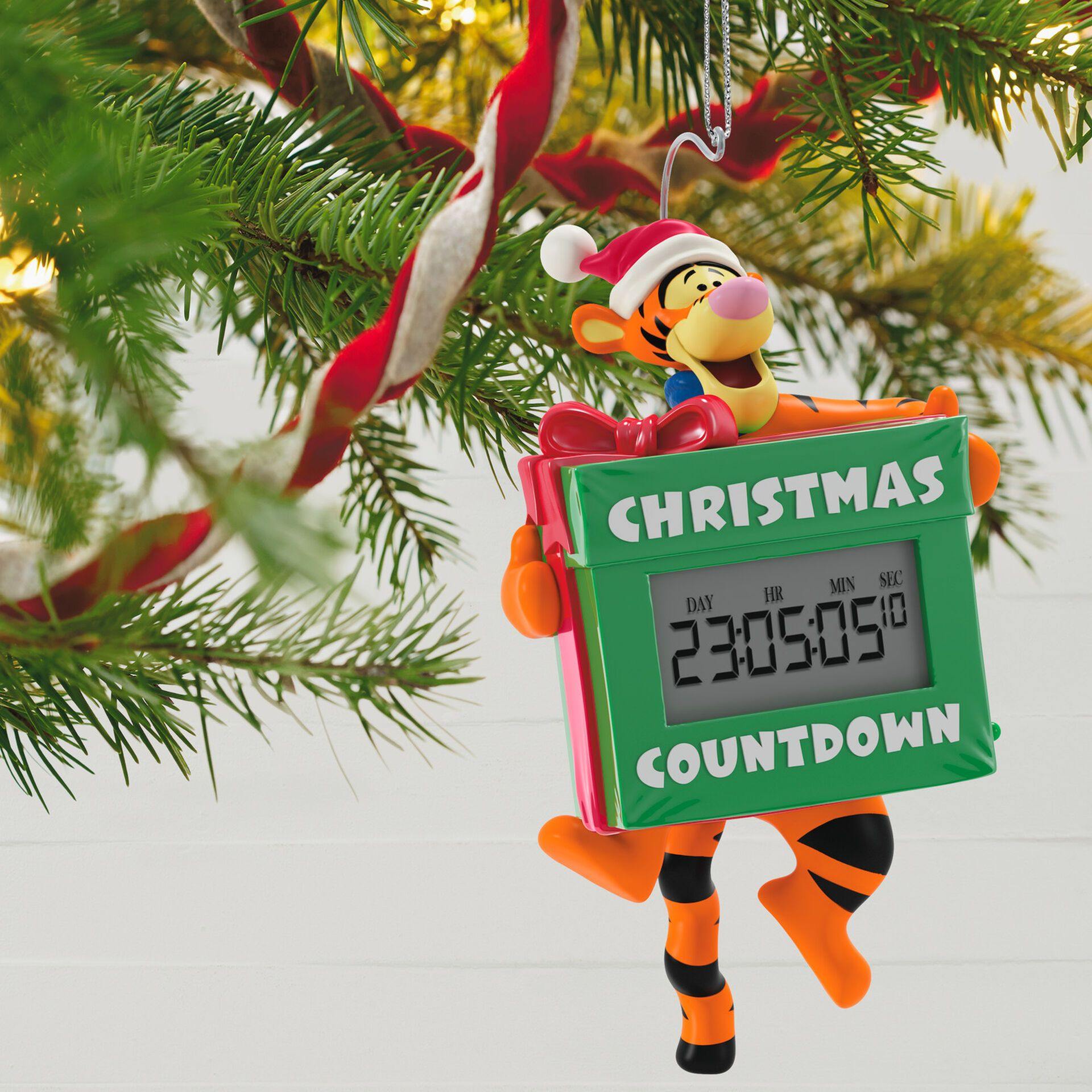 Disney Winnie the Pooh Tigger's Christmas Countdown Ornament With Light